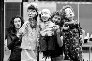 Les Enrobantes: une fable burlesque