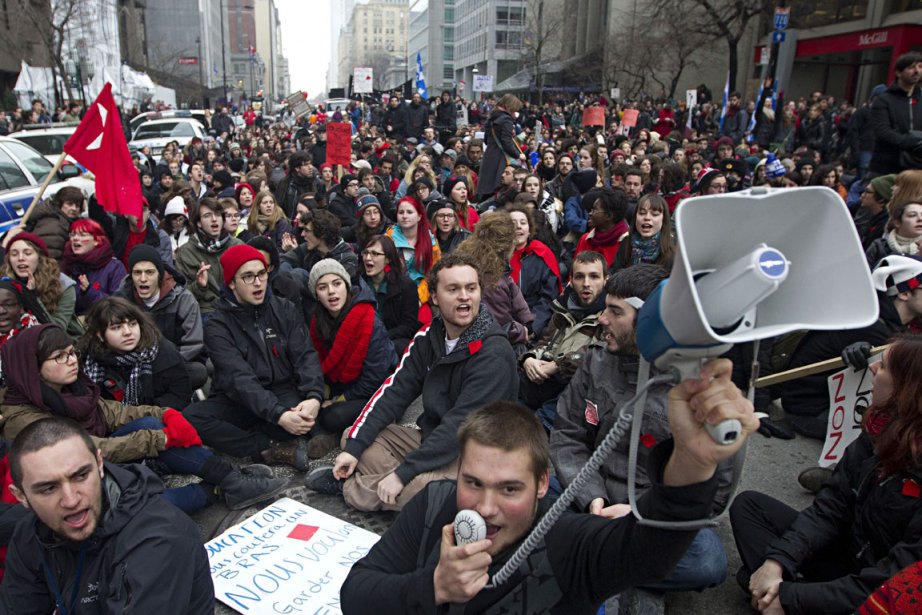 http://voir.ca/veronique-robert/files/2012/04/481126-manifestation-etudiante-centre-ville-montreal.jpg