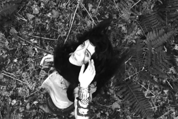 Feist lance un nouveau vidéoclip pour la pièce How Come You Never Go There