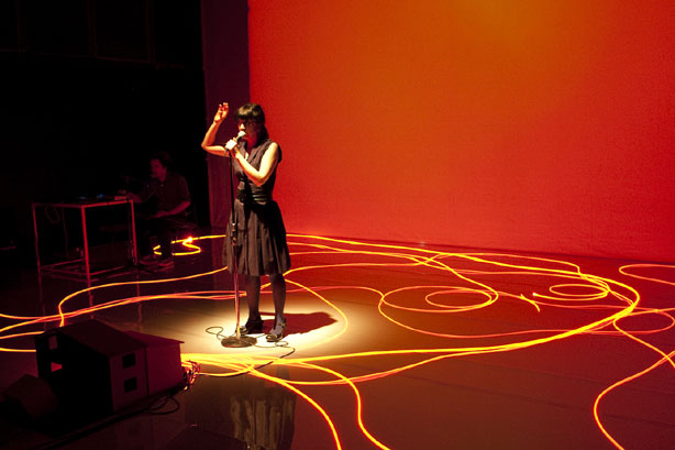 Moi qui me parle à moi-même dans le futur de Marie Brassard est de retour à Montréal