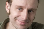 Nicolas Dickner lance un recueil de 52 chroniques pour appuyer la Fondation pour l’alphabétisation