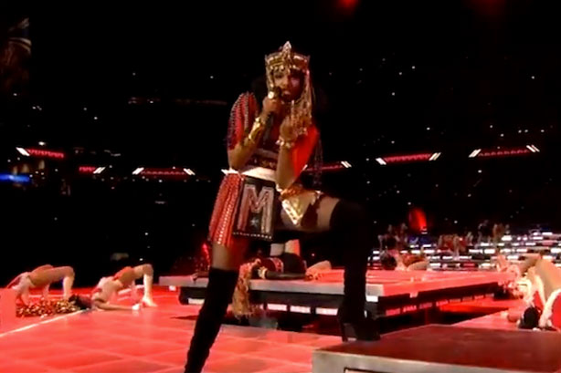 M.I.A. fait un doigt d'honneur au Super Bowl