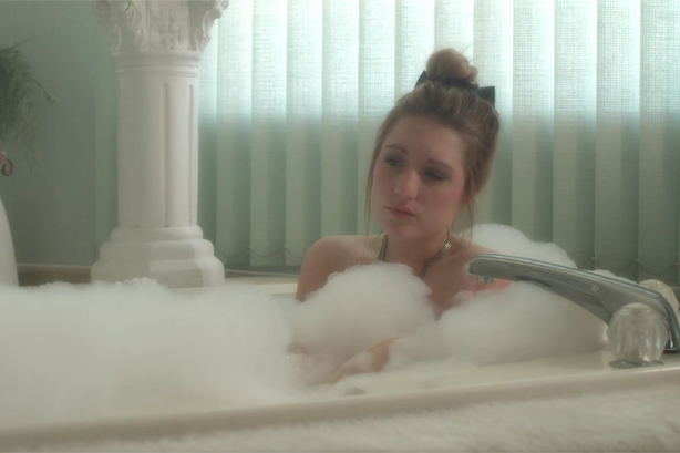 Un premier vidéoclip pour Fanny Bloom