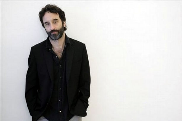 Don McKellar réalisera l'adaptation en langue anglaise de La Grande Séduction