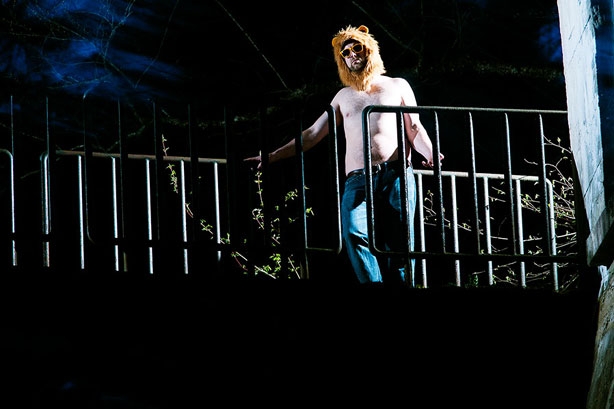 Nouveau clip pour le rappeur Atherton : «No Threat»