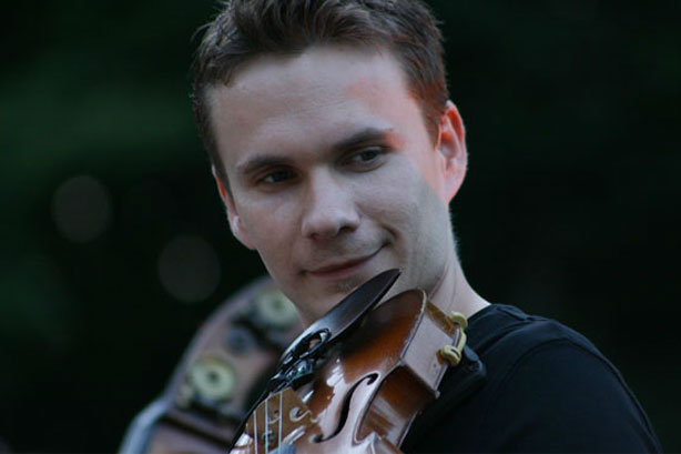Le violoniste français Olivier Leclerc est en tournée dans la région cette semaine
