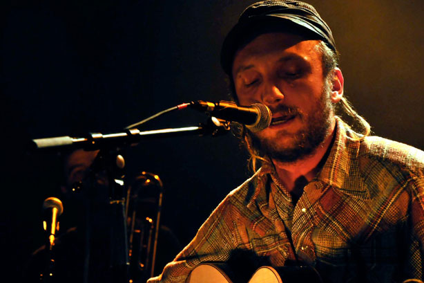 Bernard Adamus: un clip pour «Arrange-toi avec ça»