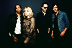 Metric : un clip pour «Breathing Underwater»