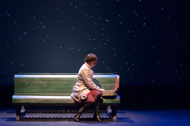 Devant moi, le ciel : un spectacle pour ados sur fond de ciel et de résilience