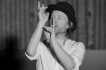 Danse, danse encore Thom : Atoms for peace dévoile le vidéoclip de la pièce <i>Ingenue</i>