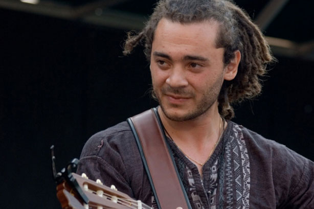 Nedjim Bouizzoul en tournée au Saguenay-Lac-Saint-Jean