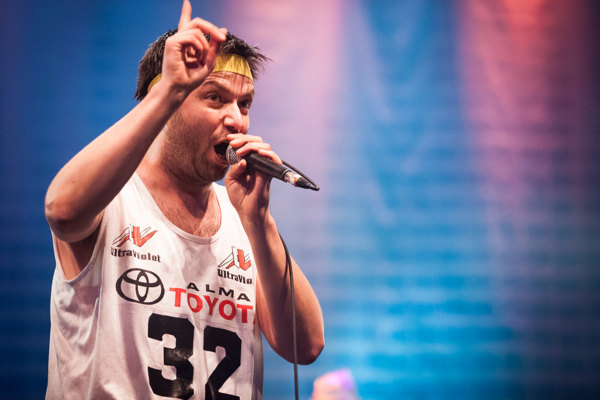 Galerie photos : Mononc' Serge, Peter Peter, Dead Obies, Colectivo, Oztara et Mad'Moizèle GIRAF aux Francofolies 2013