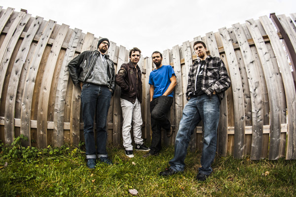 Saranerape et Tracteur Sisteur au Sous-Bois