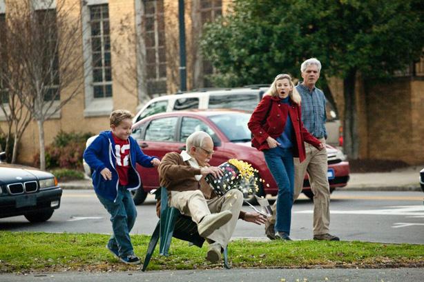 Jackass dévoile une première bande-annonce pour Bad Grandpa