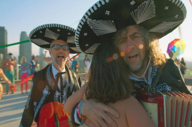 Moby et Wayne Coyne s'offrent un gros délire pour le clip de The Perfect Life