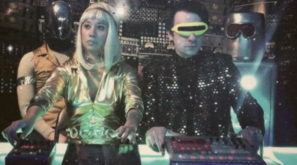 Le Couleur dévoile un clip interstellaire pour la chanson Voyage amoureux