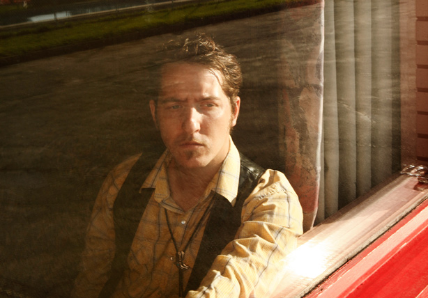 Écoutez l'album Traverser l'parc de Louis-Philippe Gingras avant sa sortie