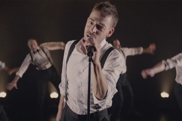 Danse, Alexandre Désilets! Visionnez le vidéoclip de la pièce Renégat