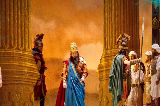 Nabucco, Le barbier de Séville, Silent Night, Samson et Dalila à l'Opéra de Montréal en 2014-2015
