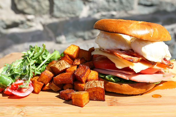 «Epic Meal Time raffiné et muesli sexy» ou comment Dominic Jacques a réinventé l'art du brunch