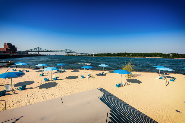 La Plage de l'Horloge est de retour et le Vieux-Port se met en mode estival