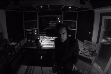 Dumas offre Vaudou, un premier extrait de son nouvel album à paraître à l'automne