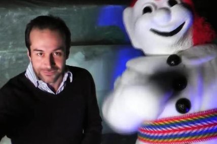 Fabien Gabel de l'OSQ danse avec Bonhomme Carnaval