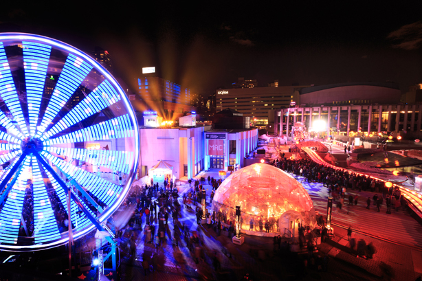 Programmation extérieure de Montréal en lumière: une tyrolienne, du ping-pong lumineux, Vincent Vallières et plus!