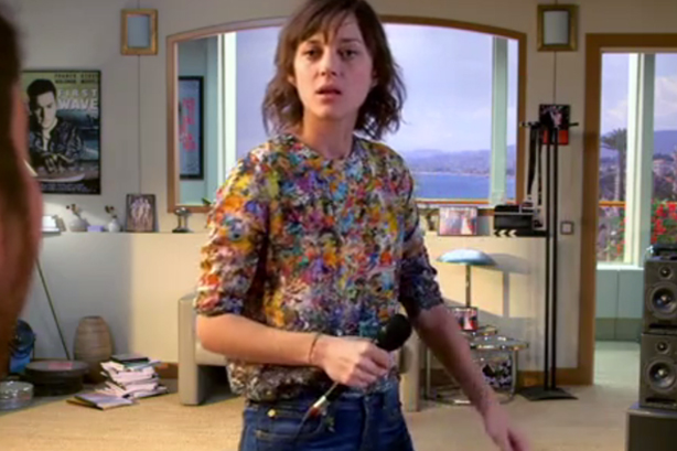 Marion Cotillard dans un rap battle!