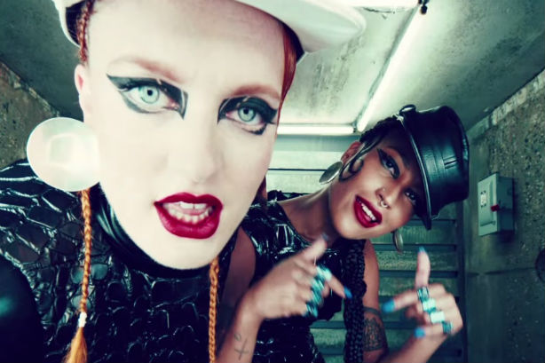 À visionner: l'étrange vidéoclip terriblement stylé d'Icona Pop pour Emergency