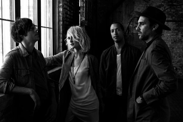 En écoute: Cascades ou le retour « robotique » de Metric