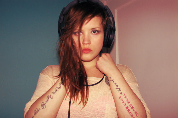 [En écoute] La pop éclectique de Sarahjane Johnston