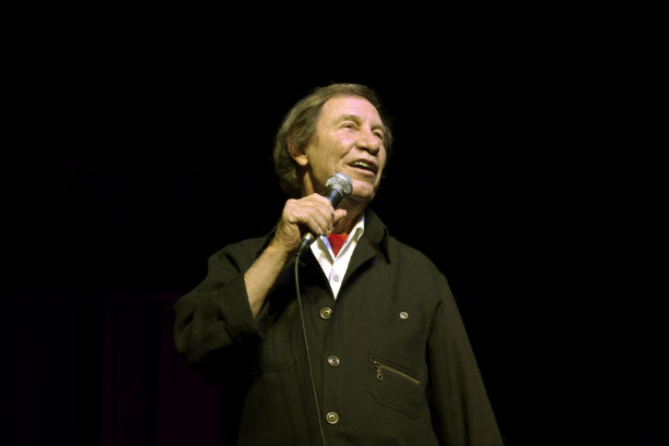 Jean-Pierre Ferland sort de sa fausse retraite pour chanter avec l'OSQ