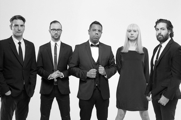 [À voir] The Dears dévoile un clip animé pour I Used To Pray For The Heavens To Fall