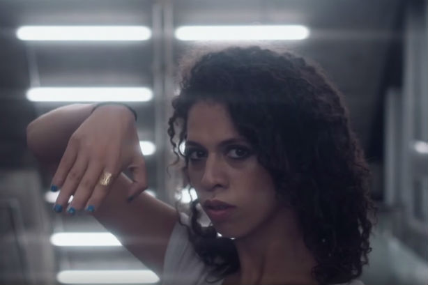 [À visionner] Le vidéoclip tellement montréalais de La Bronze pour Mon coeur est fauve