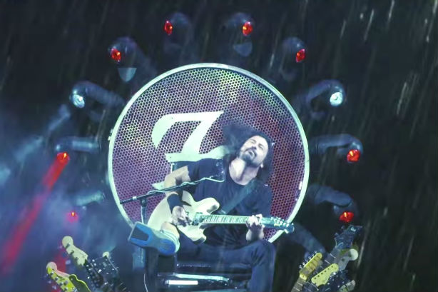 [À visionner] La vidéo pas mal mouillée des Foo Fighters au FEQ