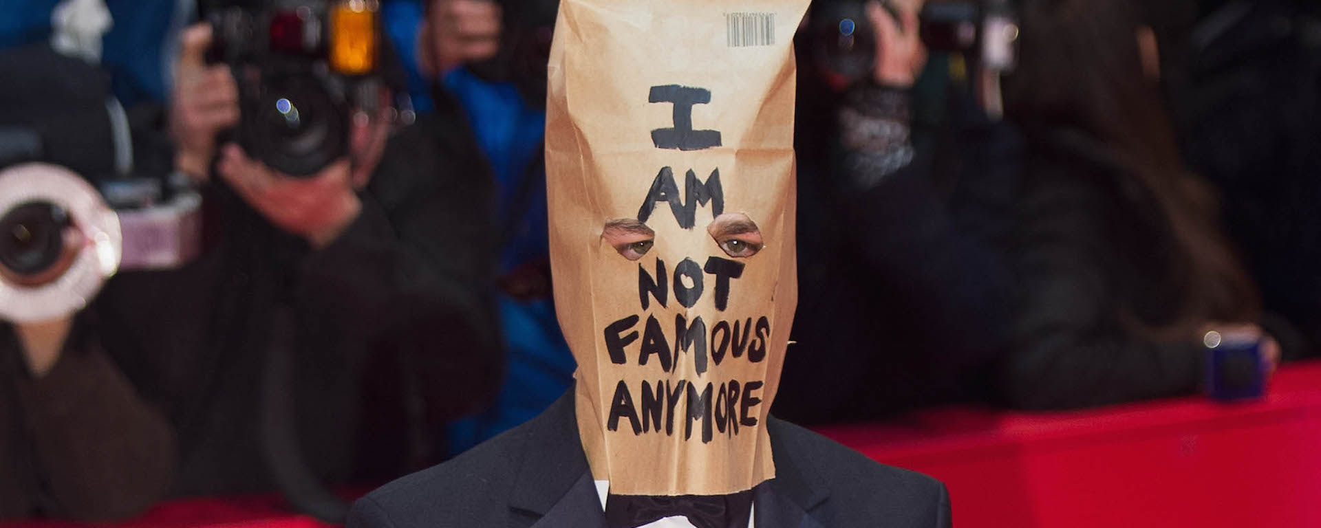 Shia LaBeouf récidive avec une nouvelle performance, #TOUCHMYSOUL