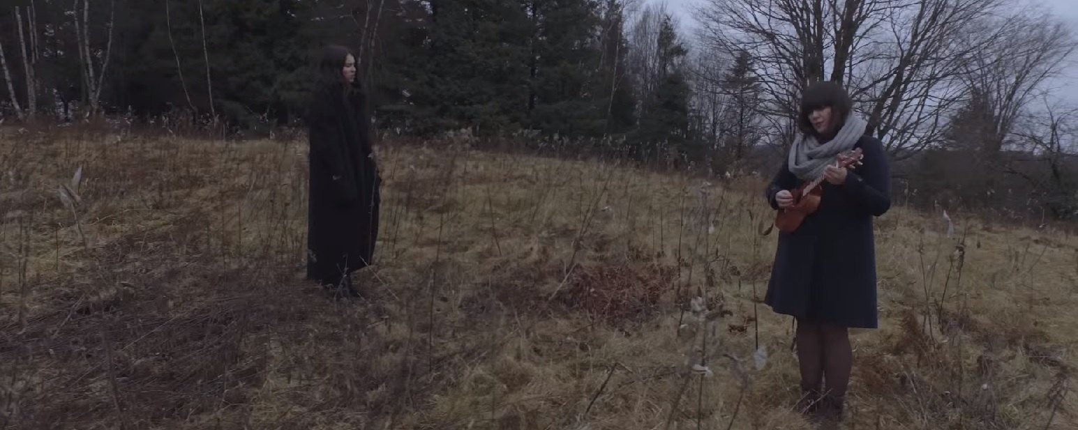 [À visionner] La très belle reprise de Blue Christmas par Milk & Bone