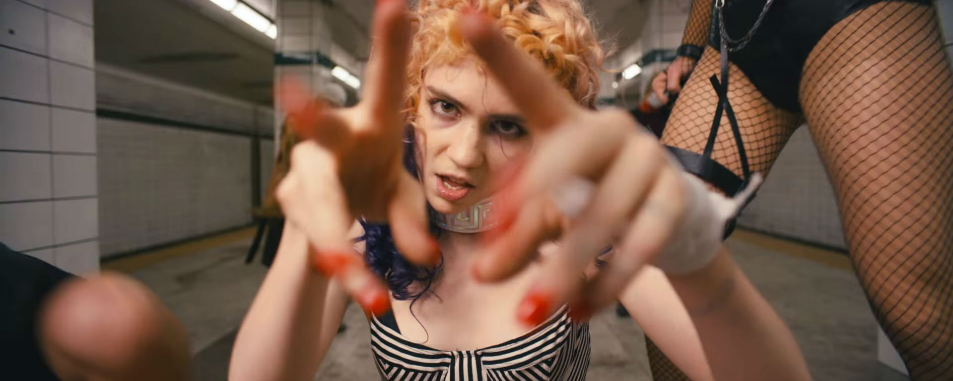 Grimes et son rave de vampires pour Kill V. Maim