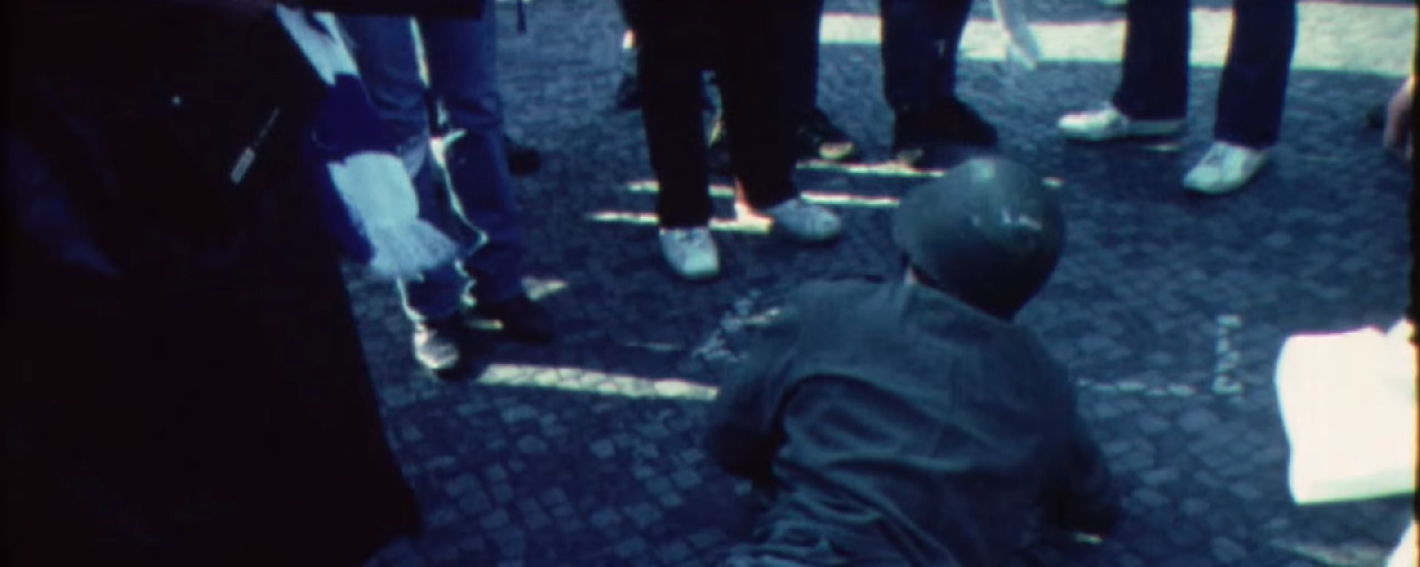 Un portrait saisissant de Berlin-Ouest dans le nouveau clip de New Order