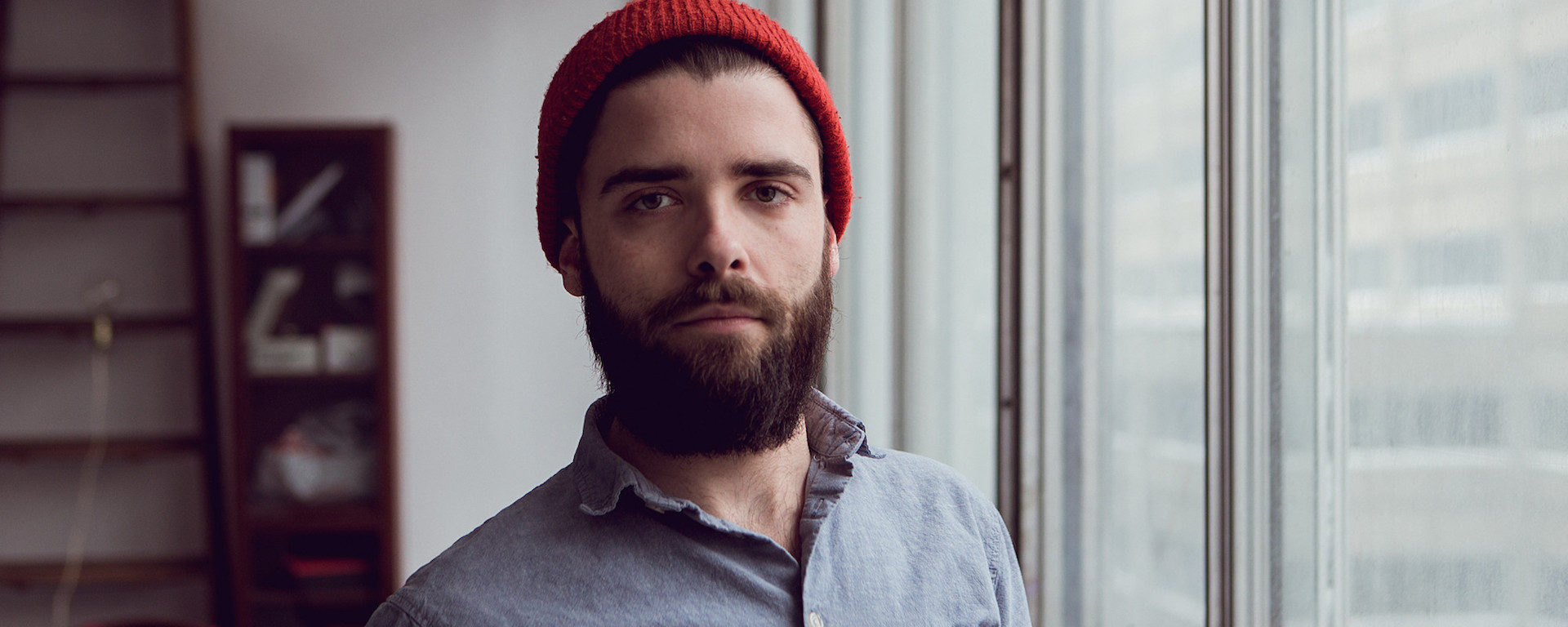 Le nouveau vidéoclip de Simon Kingsbury, Comédien