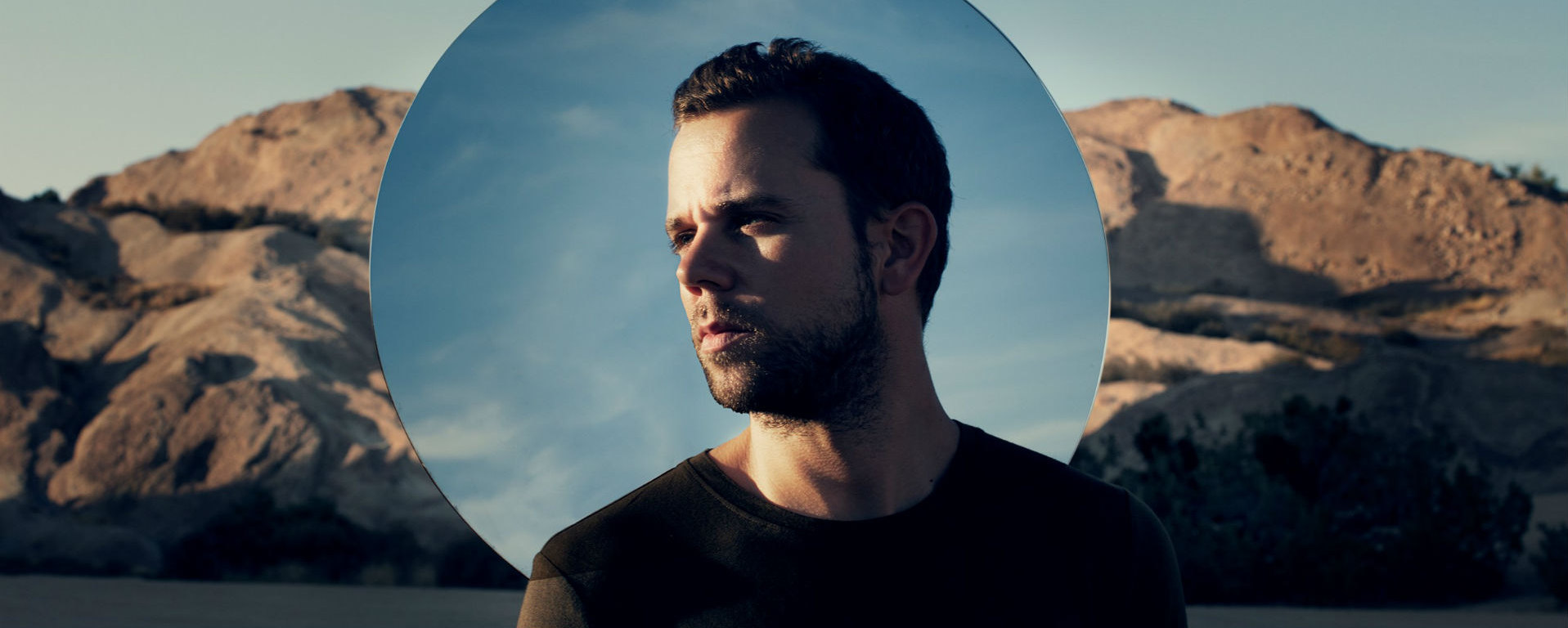 M83 se joint à… Steve Vai