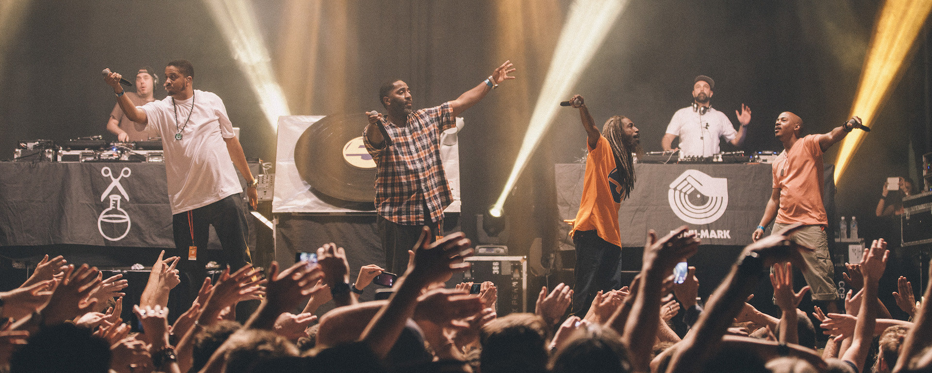 Jurassic 5 revient en force avec Customer Service