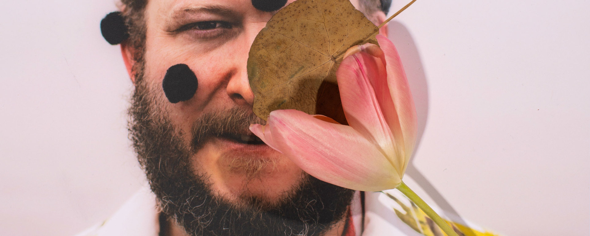 Bon Iver revient avec deux nouvelles chansons douces