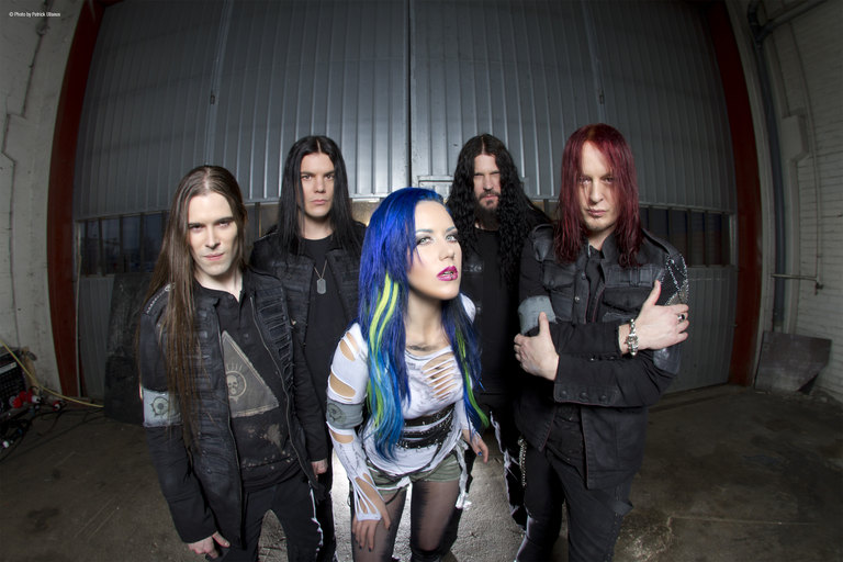 La chanteuse metal montréalaise Alissa WhiteGluz en tête d’affiche d’un jeu vidéo Dans le
