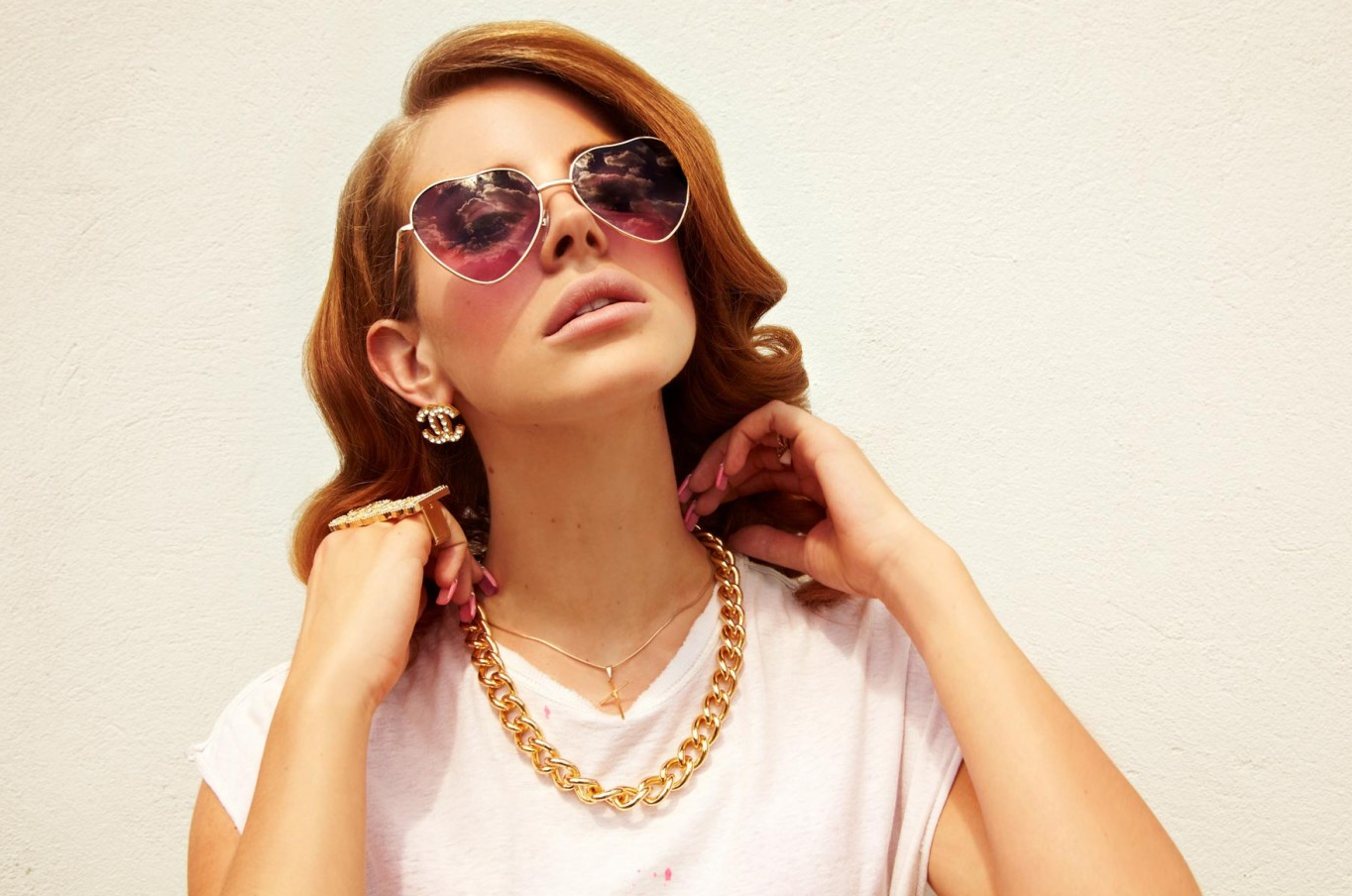 lana-del-rey-lunettes-coeur-2