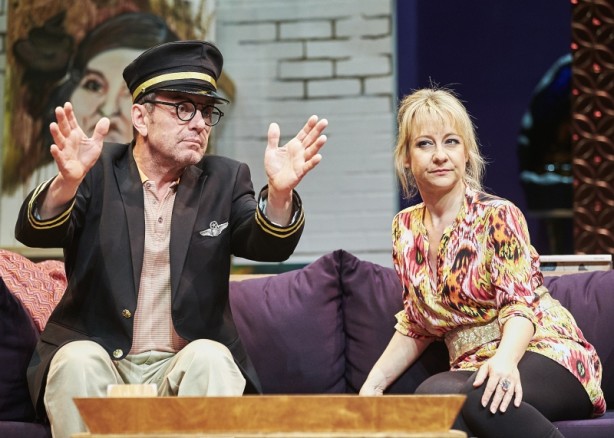 Henri Chassé (Jean-Pierre) et Nathalie Mallette (Dina) dans La nuit sera chaude / Courtoisie Théâtre Beaumont-St-Michel