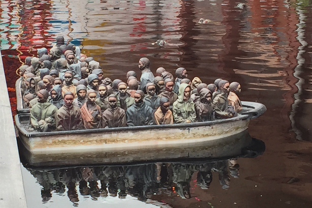 Dismaland_refugies