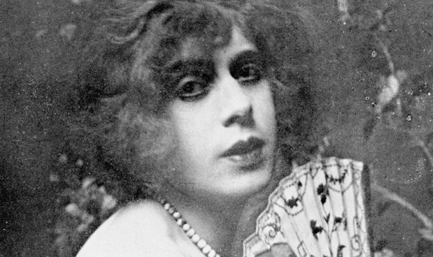 Lili Elbe en 1926 (via Wikimedia Commons)