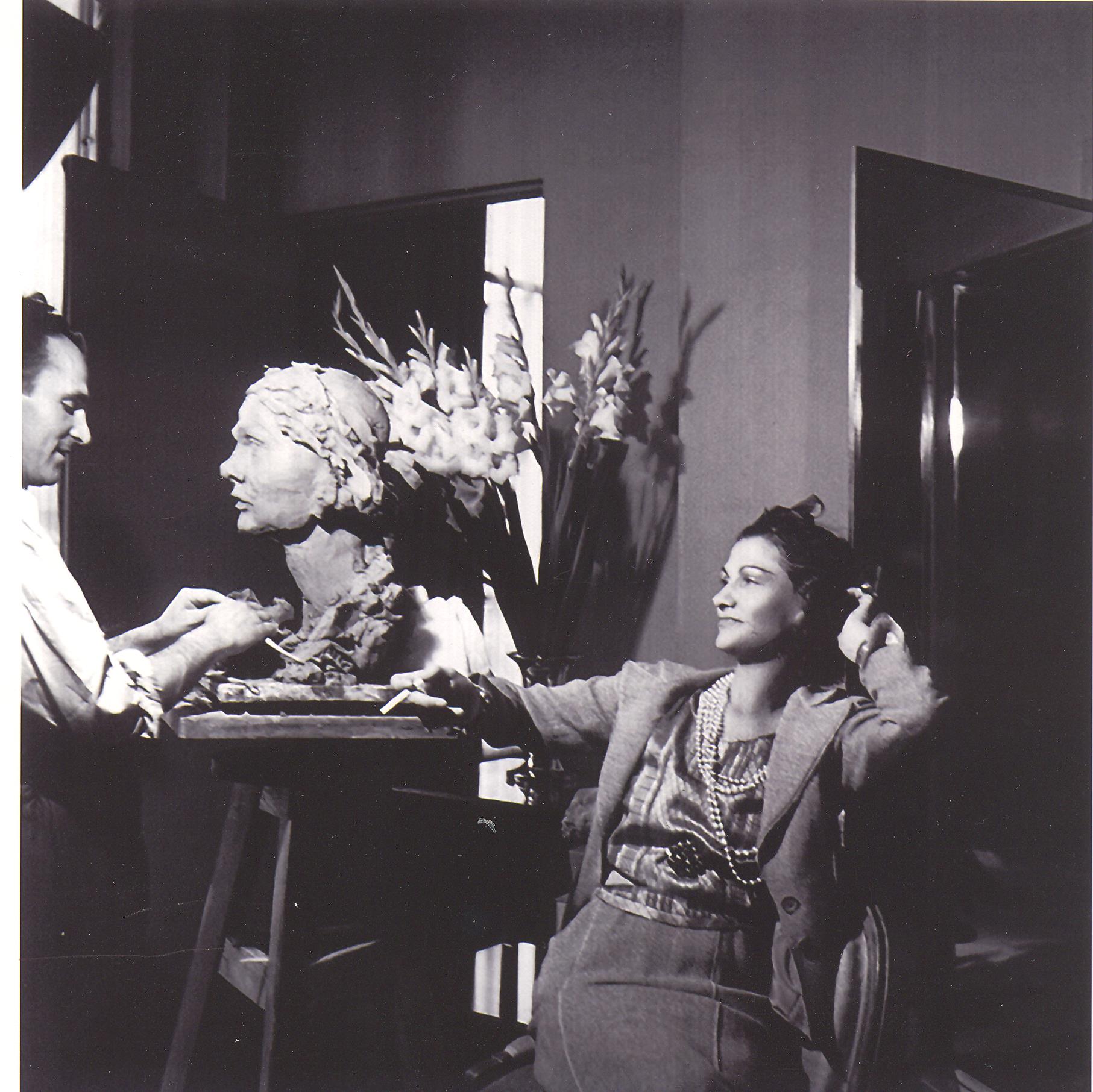 Apel·les Fenosa et Coco Chanel en 1939 (Collection de la Fondation Apel·les Fenosa, Courtoisie MACBSP)